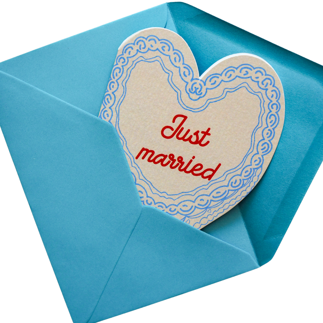 Just married wedding cake heart card