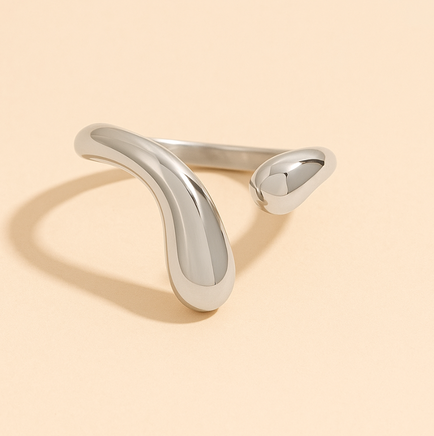 Liora Ring 18K Gold Waterproof Modern Anti Tarnish