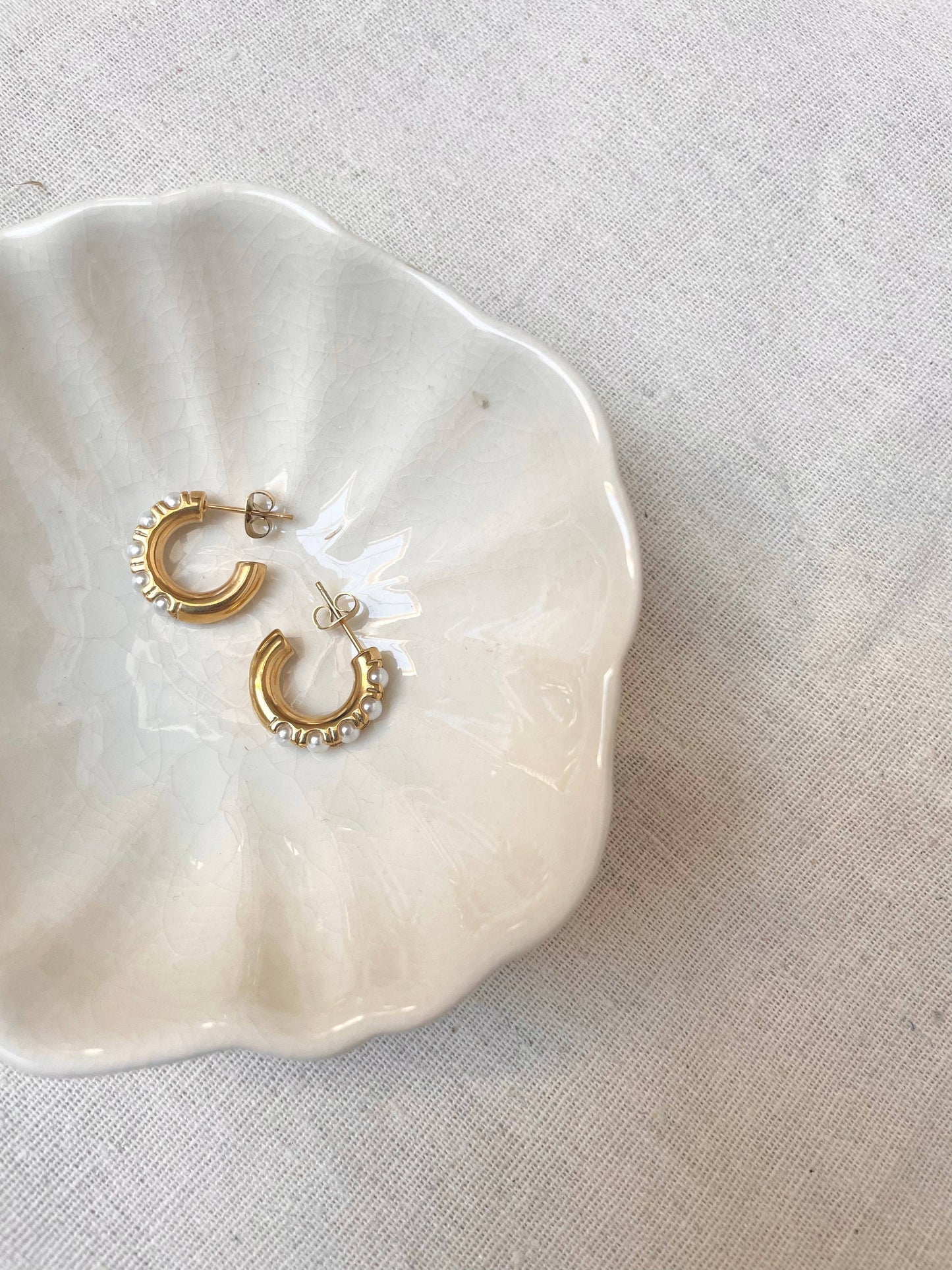 Everyday Gold Pearl Hoop Earrings