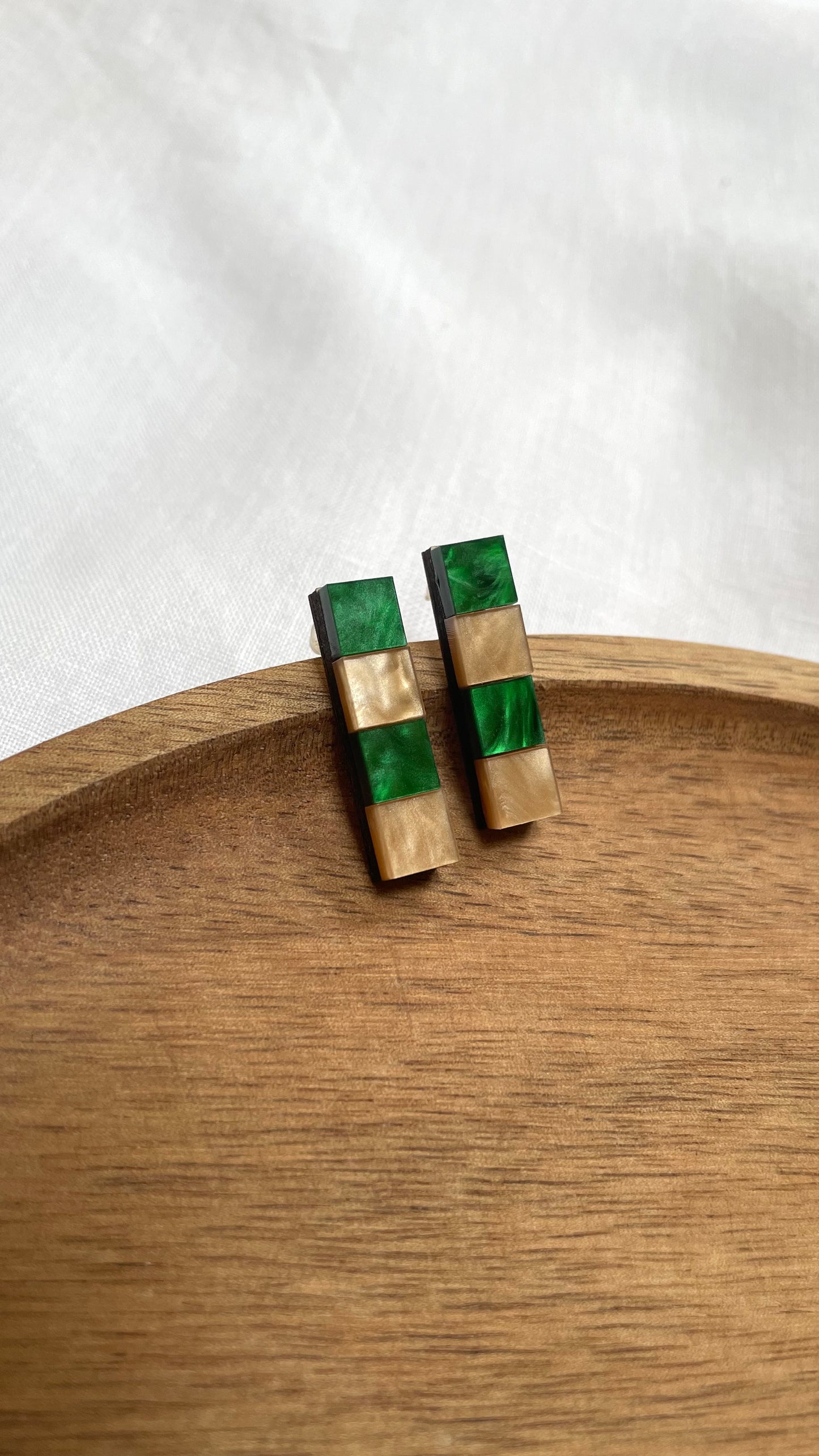 Nostalgia Earring Rectangle Studs