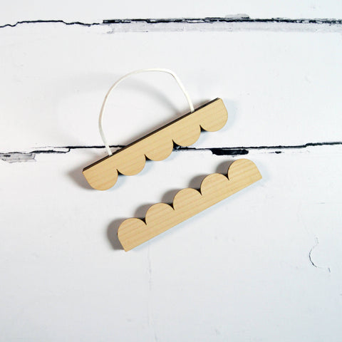 A5 Scalloped Maple Wall Print Hanger