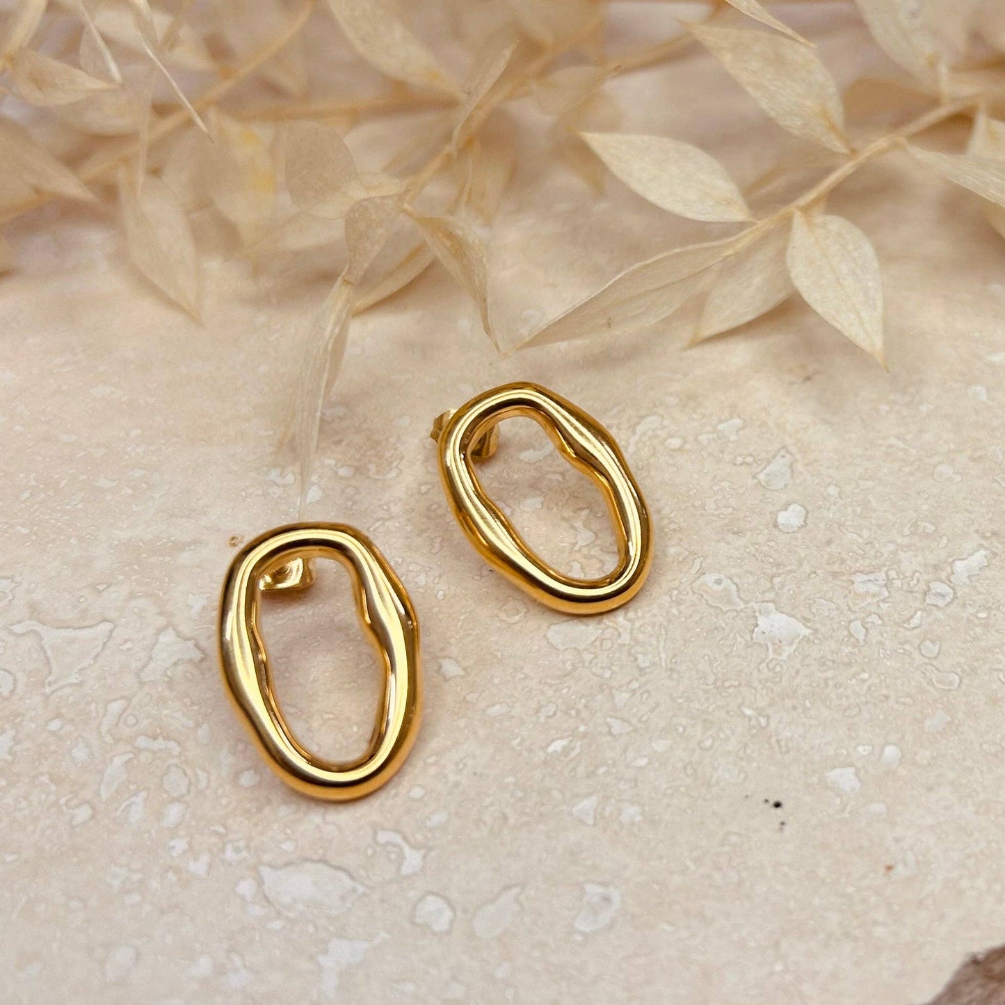 Everyday Abstract Oval Stud Earrings